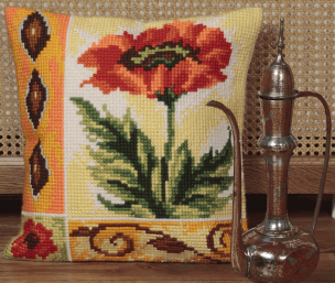 Valiant Poppy Cushion Kit Collection D'Art CD5016